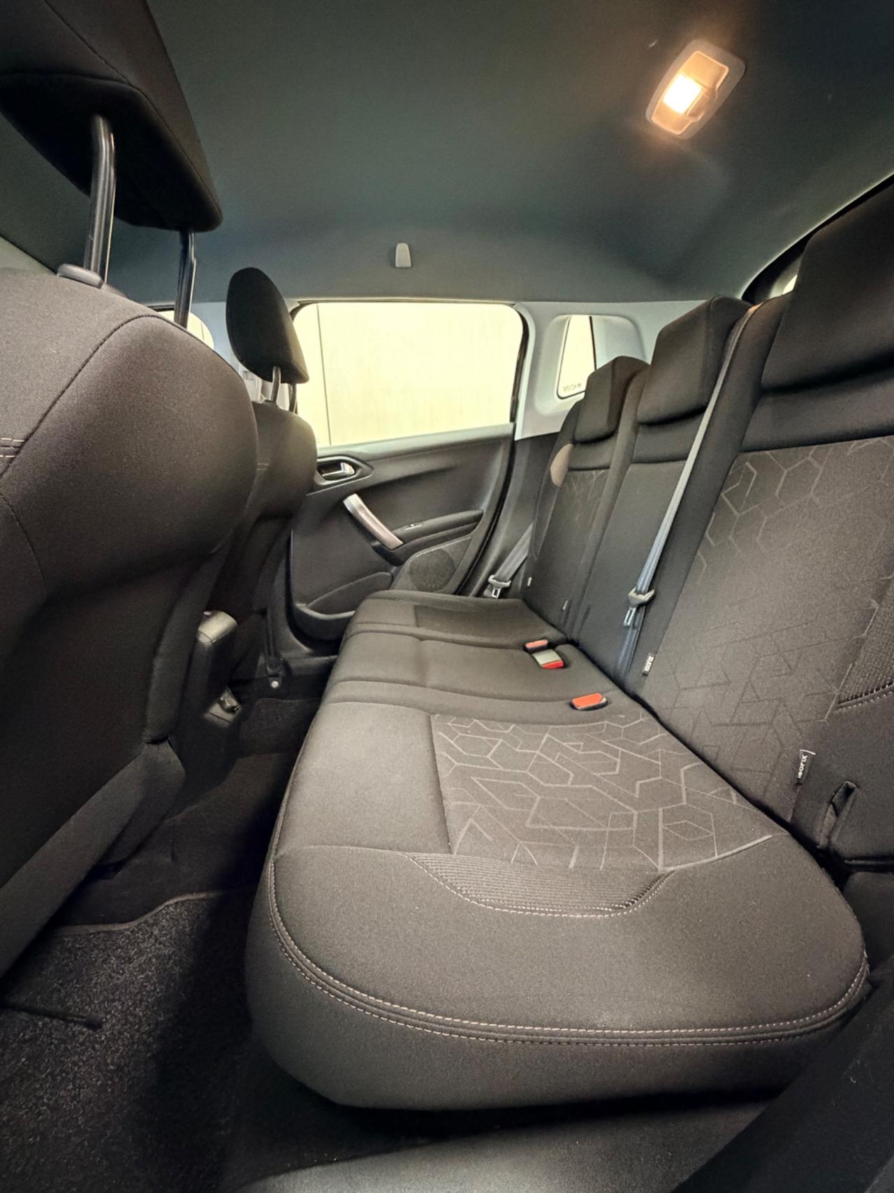 Peugeot 2008 1.6 e-HDi 92 CV Stop&Start Allure