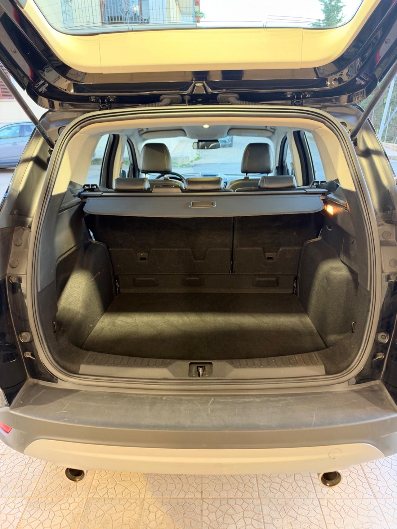 Ford Kuga 2.0 TDCI 150 CV S&S 4WD Titanium