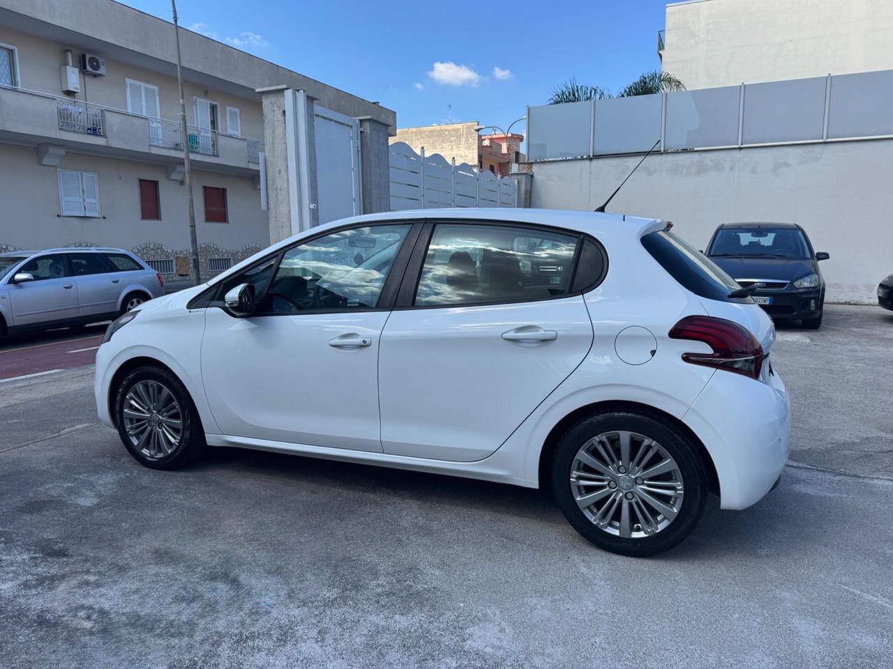 Peugeot 208 1.2 BENZINA 82CV 2017