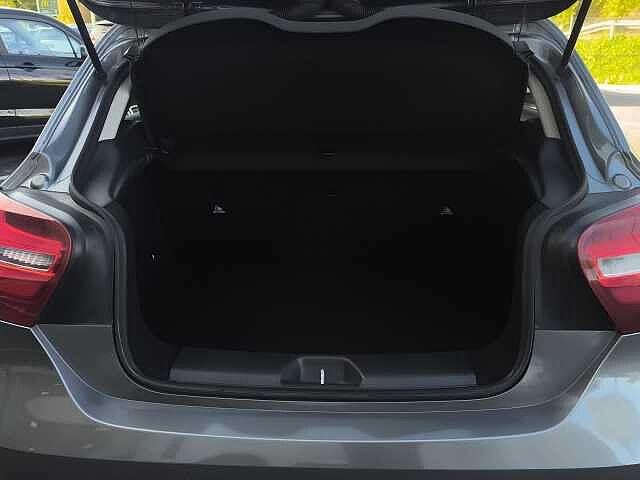 Mercedes-Benz A 180 A 180 d Automatic Sport