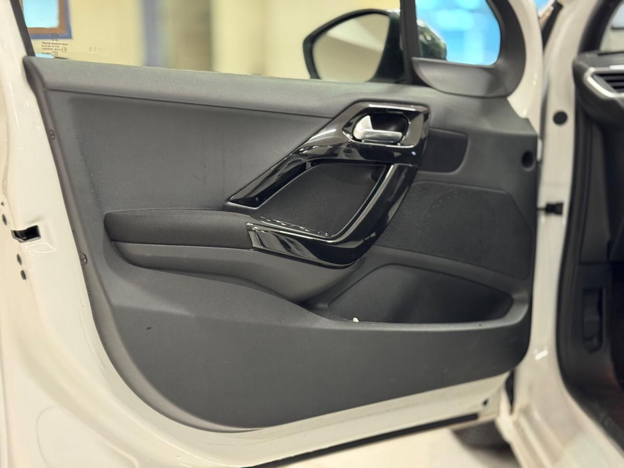 Peugeot 208 5 porte CINGHIA NUOVA