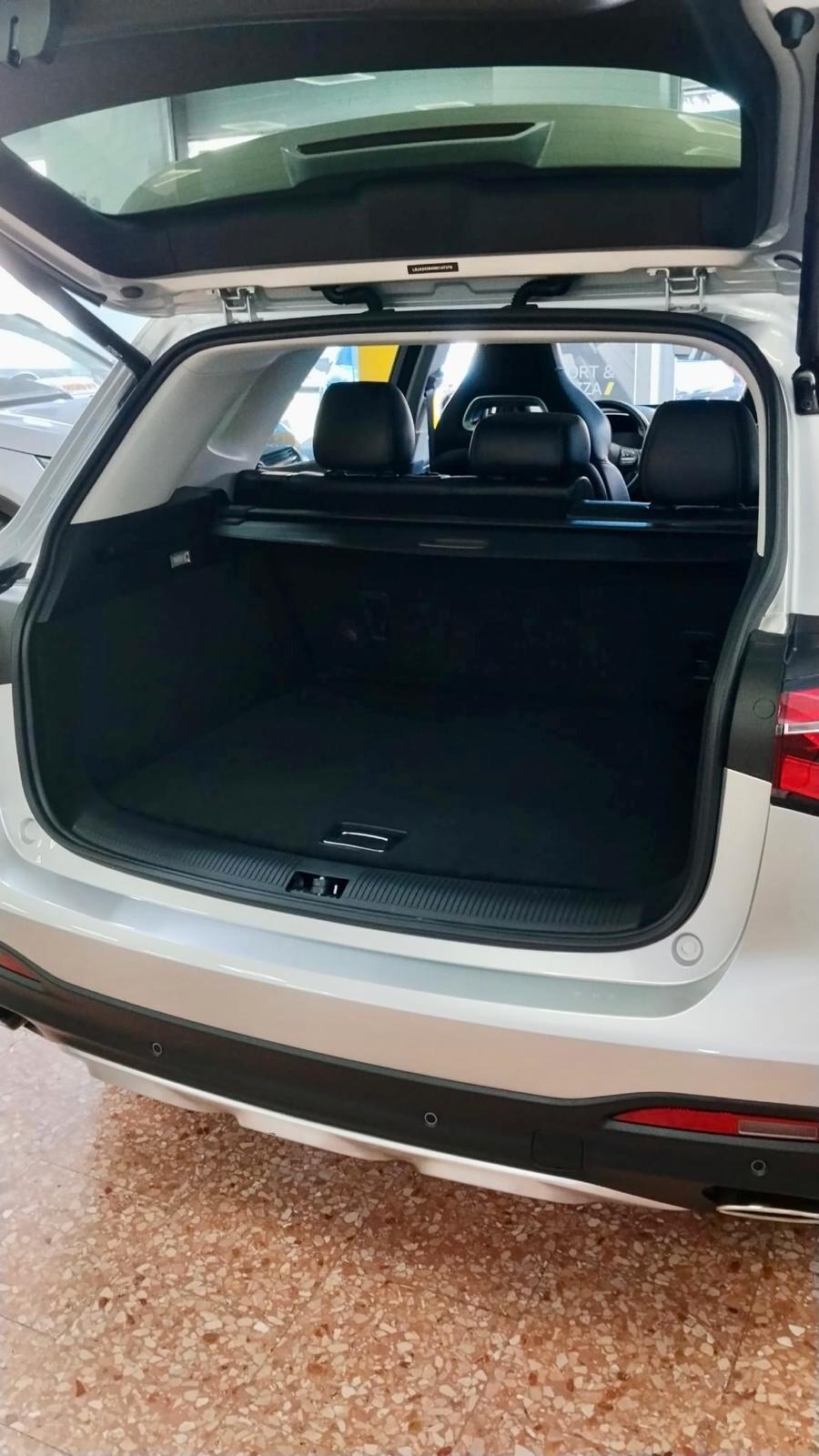 Mg EHS Plug-in Hybrid Luxury
