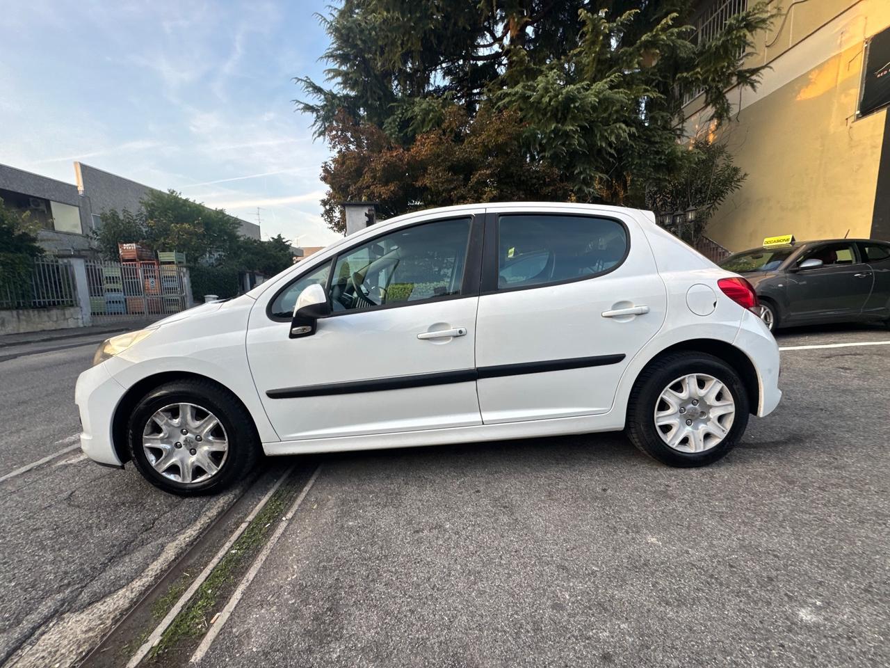 Peugeot 207 1.4 HDi 70CV FAP 5p. X Line