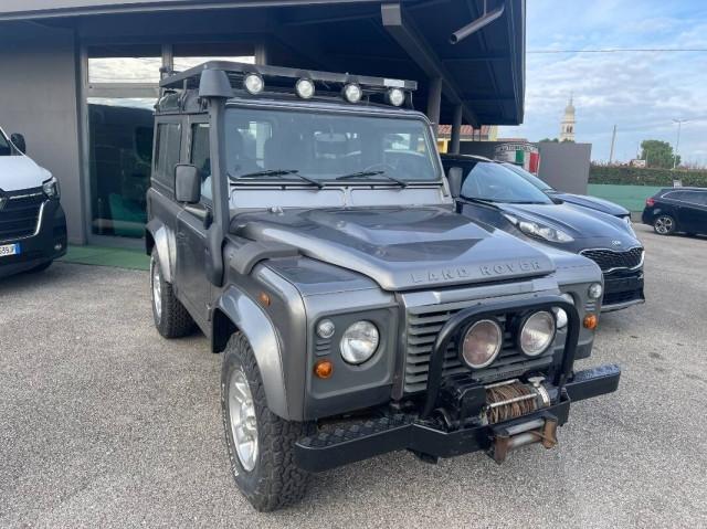 Land Rover Defender Defender 90 2.4 td 6 posti