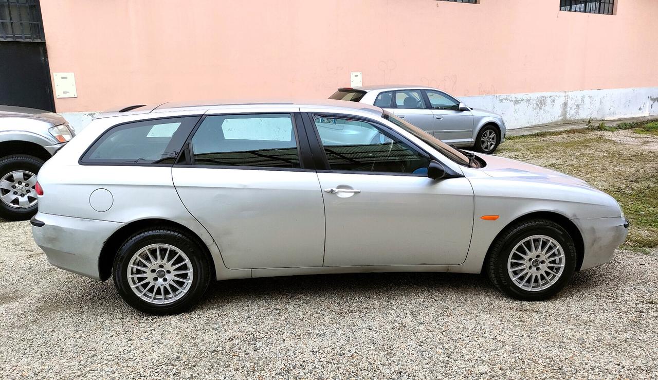 Alfa Romeo 156 1.6i 16V Twin Spark cat Sportwagon Progression