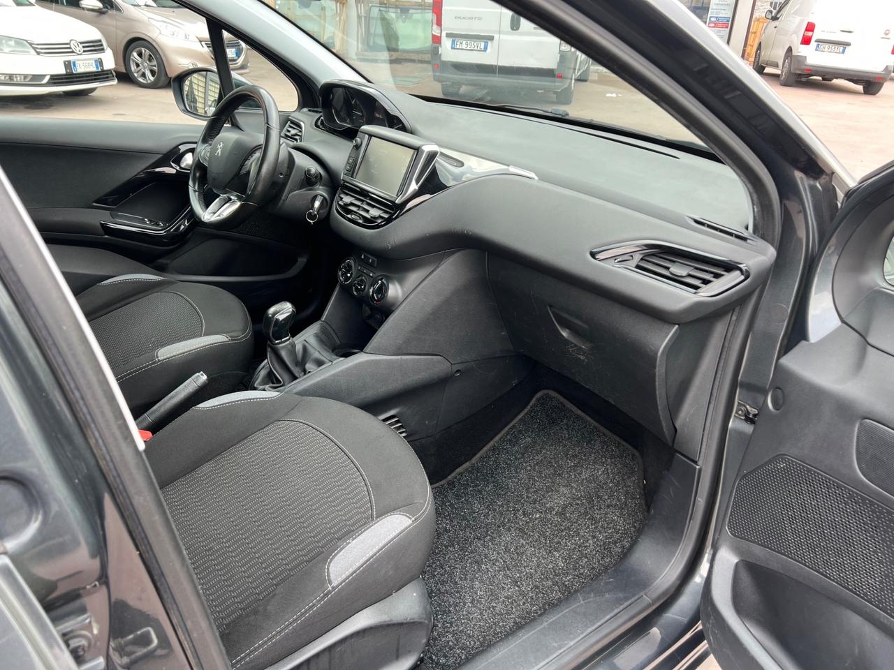 Peugeot 208 PureTech 82 5p. GPL Active