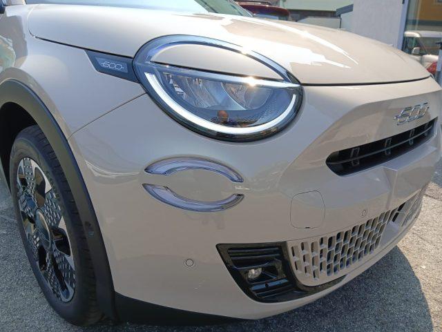 FIAT 600 Hybrid DCT MHEV La Prima