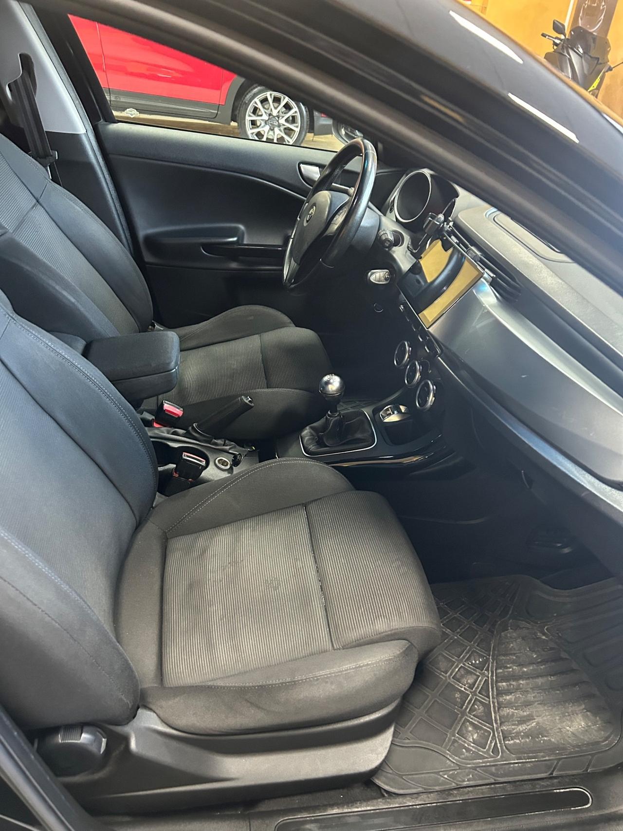 ALFA ROMEO GIULIETTA 1.6 Mjet “X NEOPATENTATI”-2012