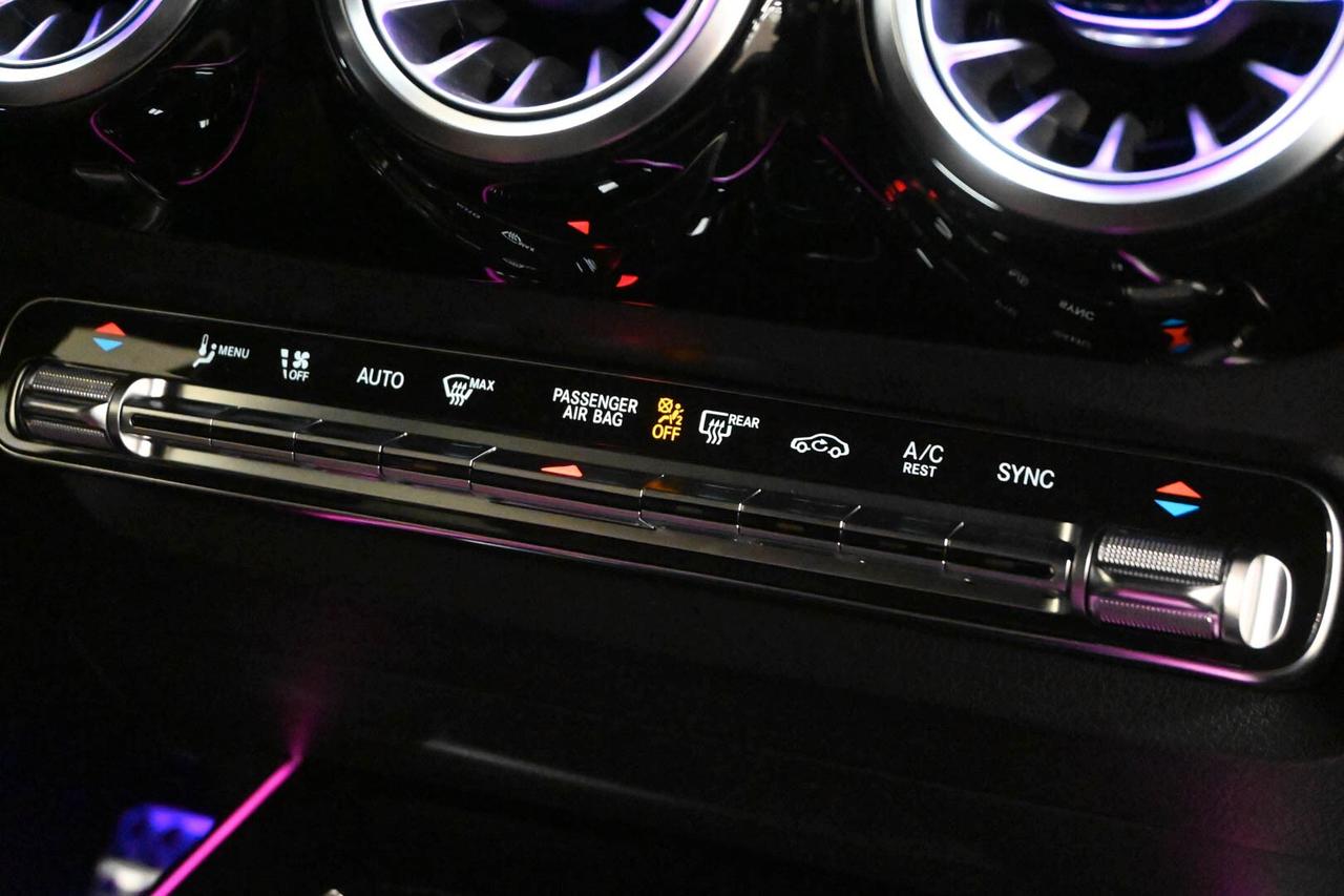 MERCEDES GLA (X156) GLA 200 d Automati...