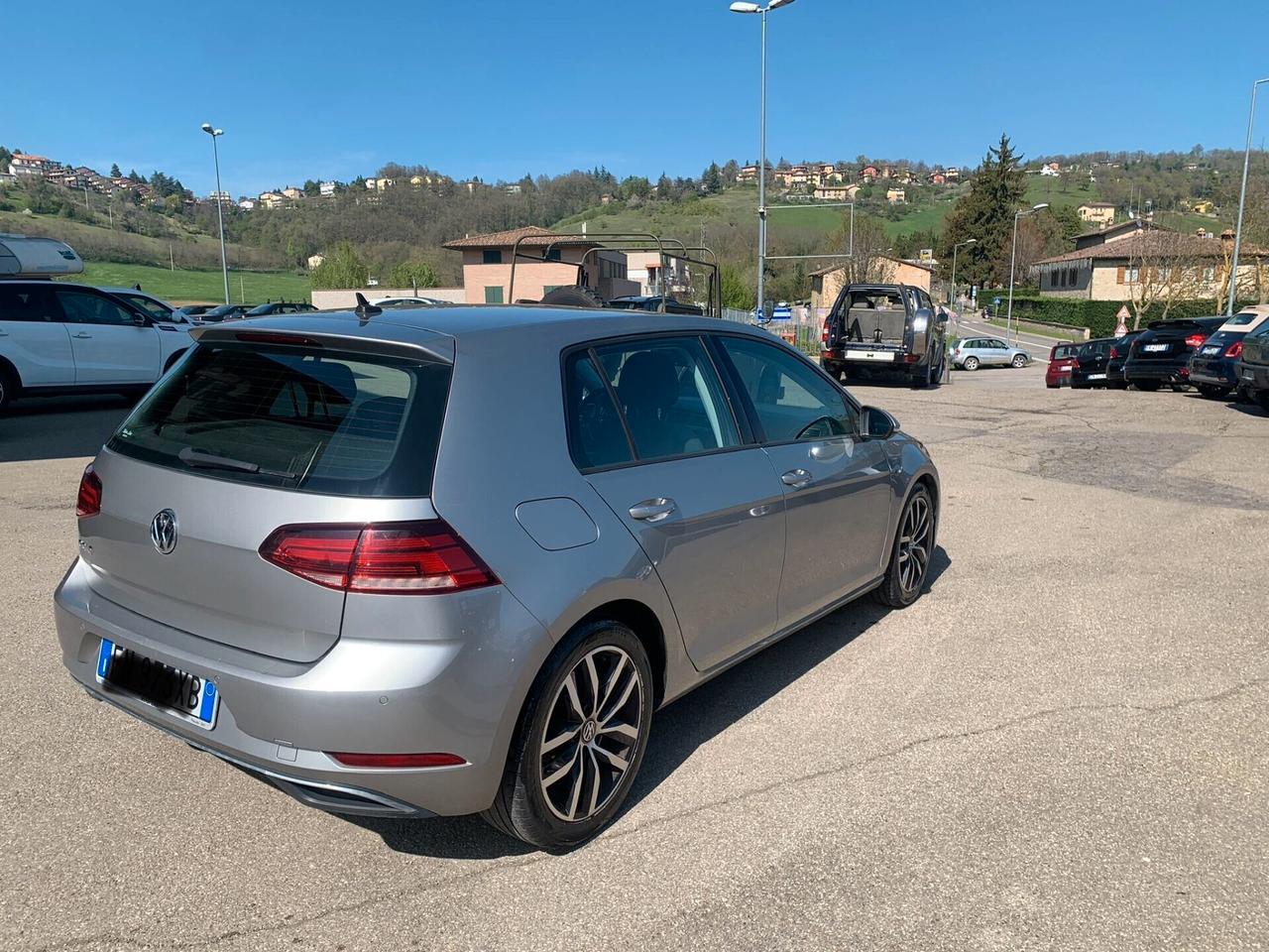 Volkswagen Golf neo patentati,full optional, tutto tagliandato, 195000 km, anno 2018, unico proprietario, euro 6