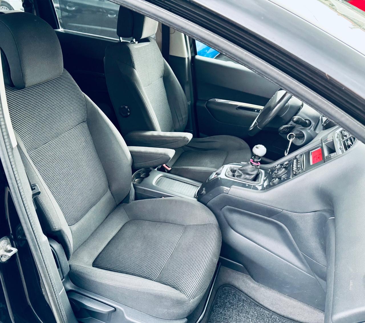 Peugeot 5008 2.0 HDi 150CV Business 7 Posti
