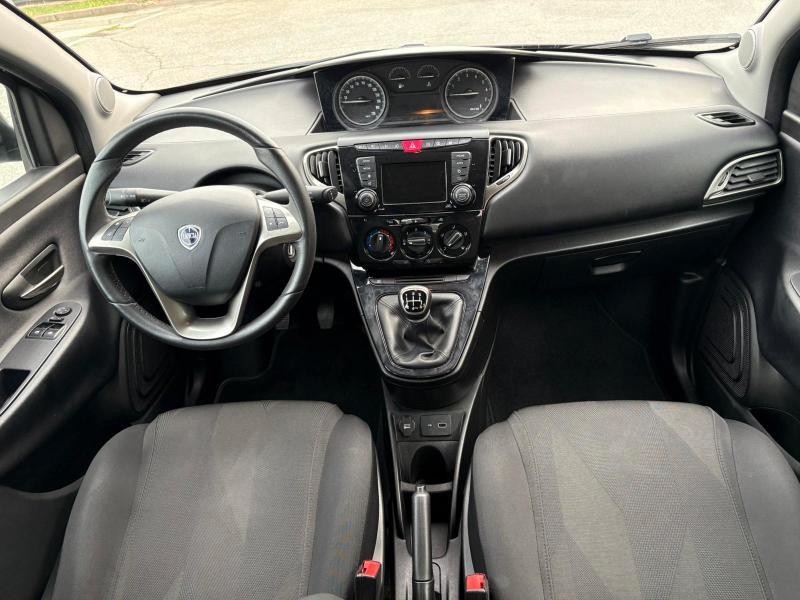 LANCIA YPSILON 1.2 BENZ 69 CV ADATTA A NEOPATENTATI