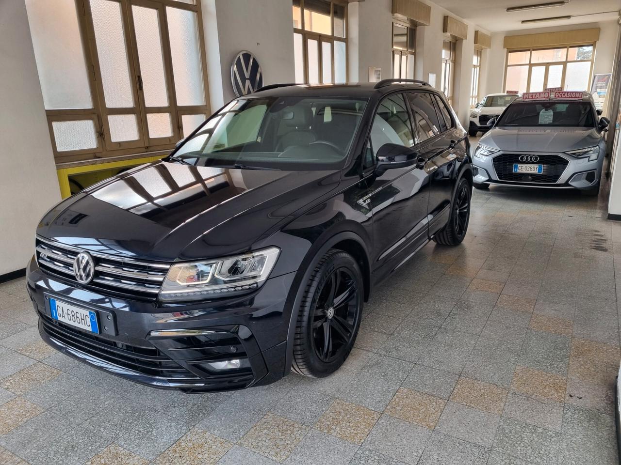 Volkswagen Tiguan 1.6 TDI R-Line, Black Pack, Full led