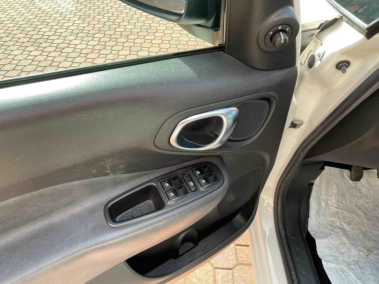 Fiat 500L Living 1.6 Multijet 105 CV Lounge 7 POSTI / NEOPATENTATI