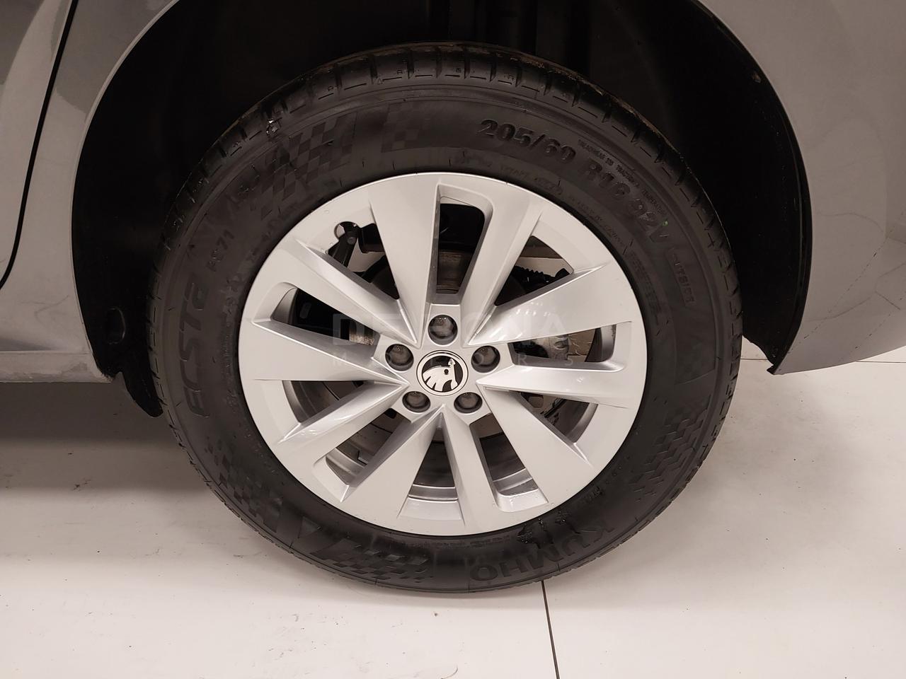 Skoda Kamiq 1.0 tsi selection 95cv