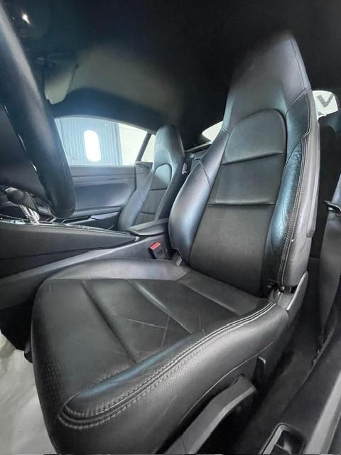 Porsche Cayman 2.7
