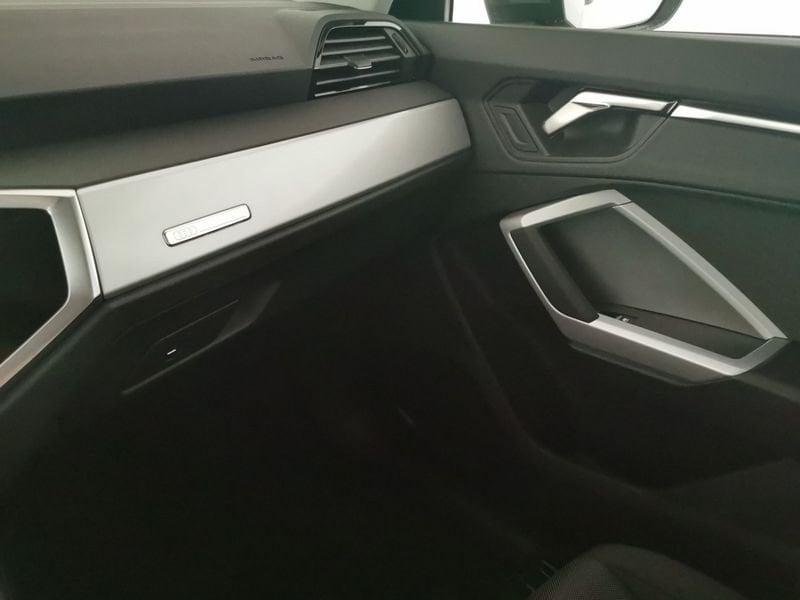 Audi Q3 II 2018 45 1.4 tfsi e Business s-tronic