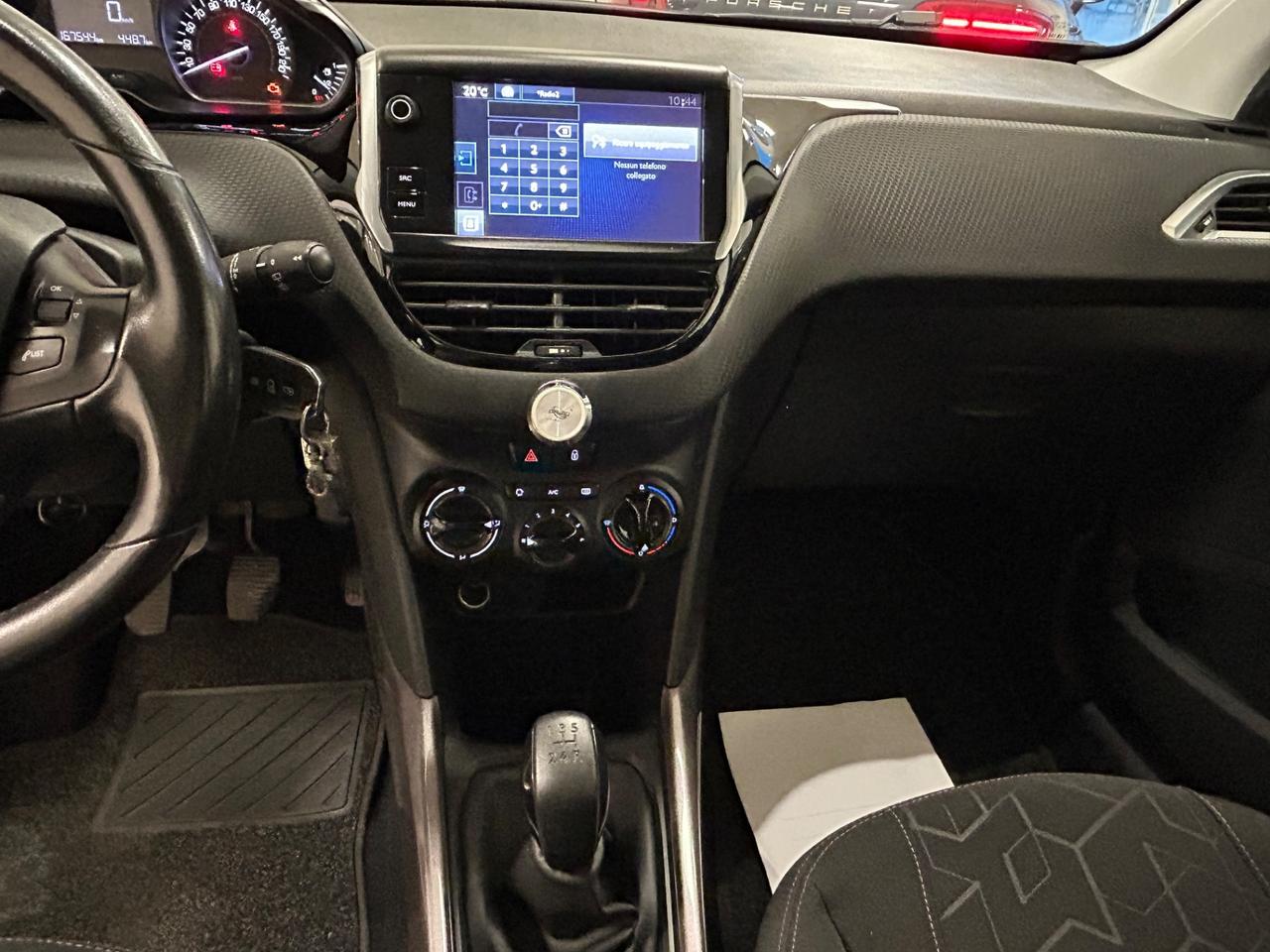 Peugeot 2008 BlueHDi 100 Active - gancio traino