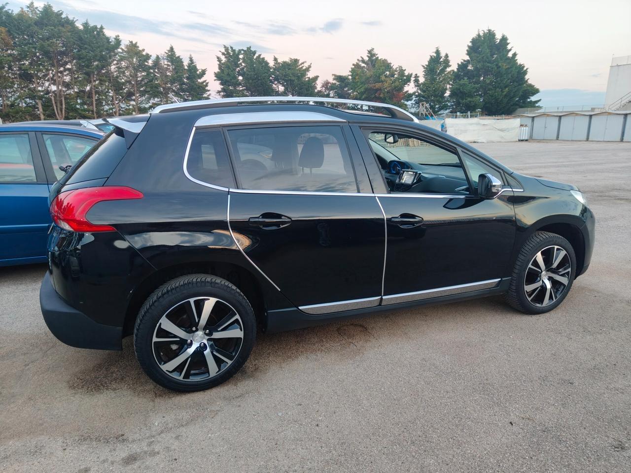 Peugeot 2008 1.6 e-HDi 115 CV Stop&Start Allure