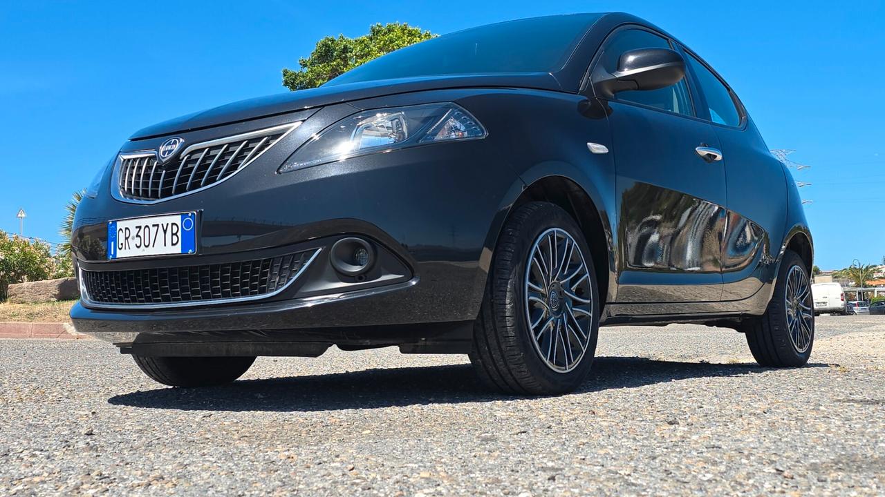 Lancia Ypsilon 1.0 FireFly 5 porte S&S Hybrid Gold