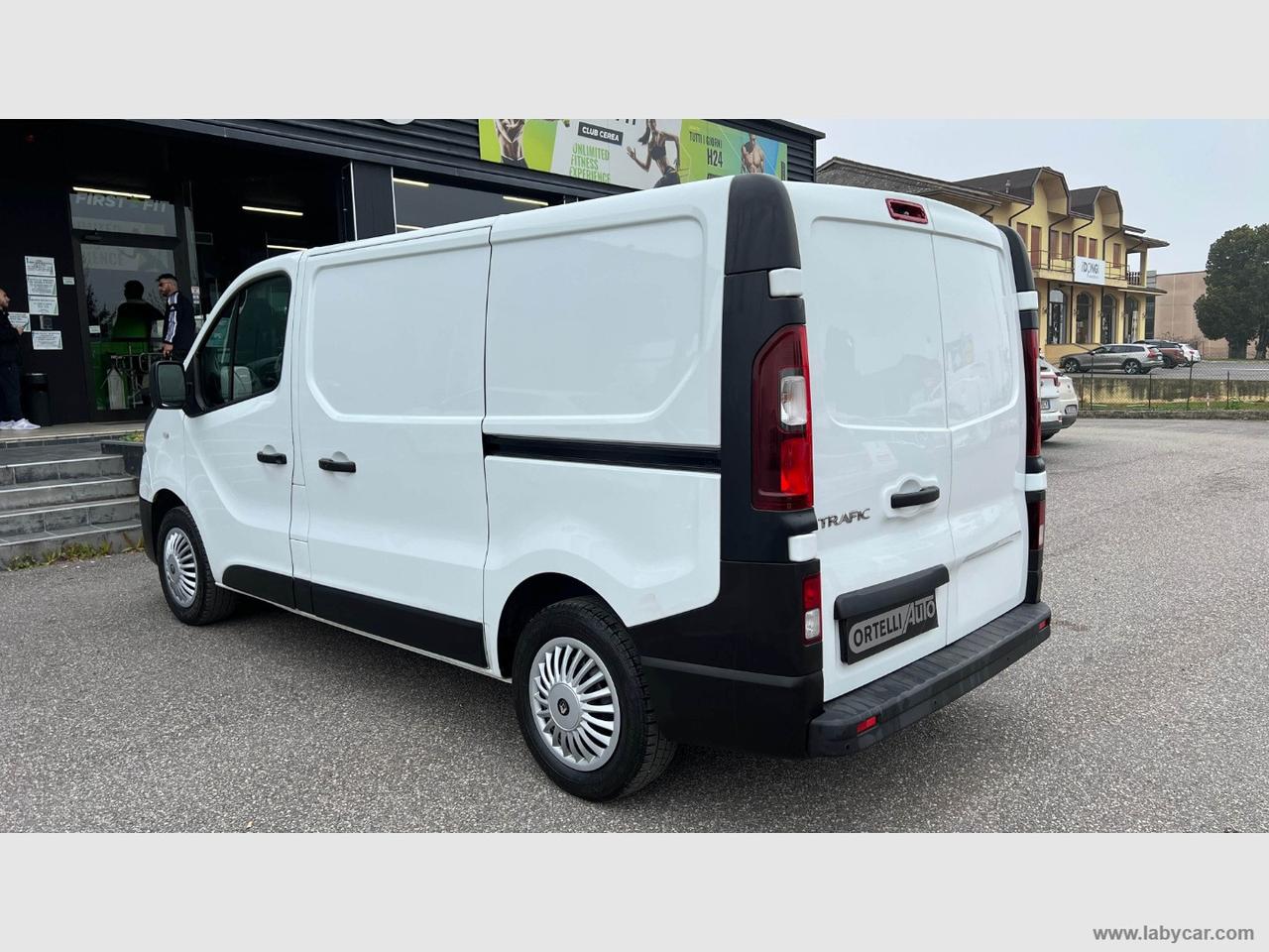 RENAULT Trafic T27 1.6dCi 120 Furgone Ice PORTA LAT DX-SX + I.V.A.