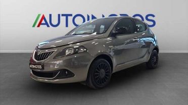 Lancia Ypsilon 1.0 FireFly Hybrid Silver