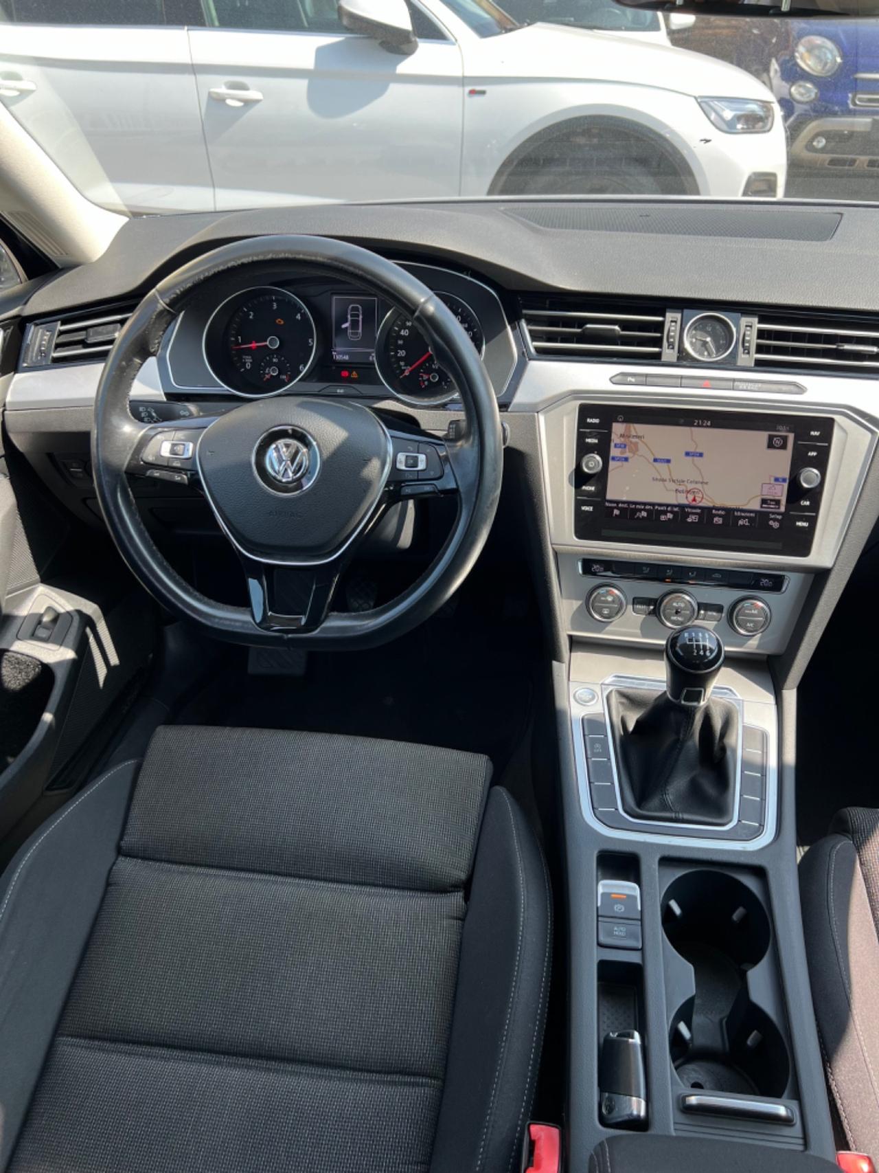 Volkswagen Passat 1.6 TDI 120cv 2018 km 130.000