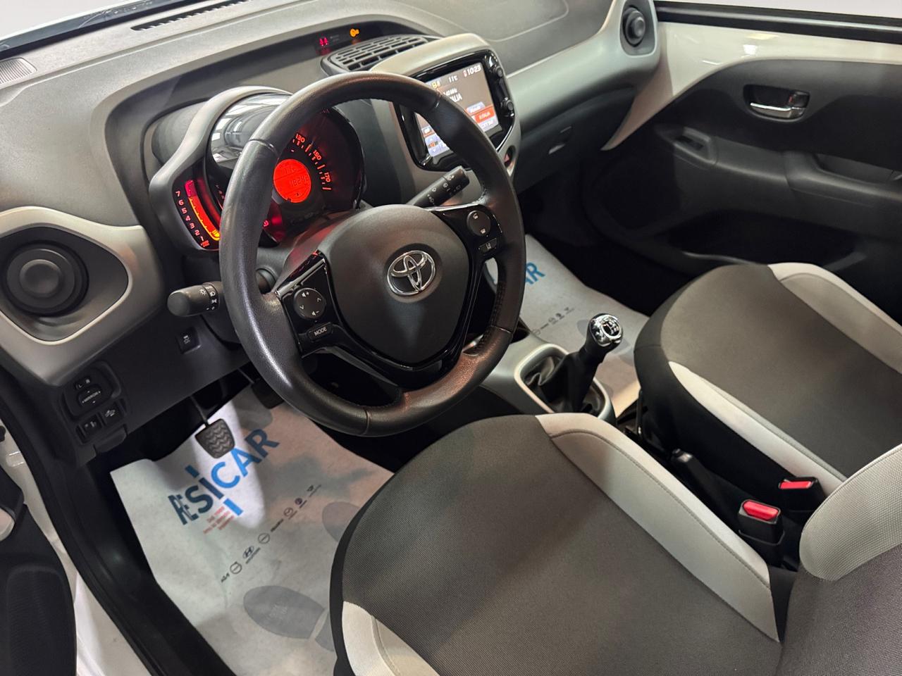 TOYOTA Aygo 5p 1.0 x-cool IDONEA NEOPATENTATO
