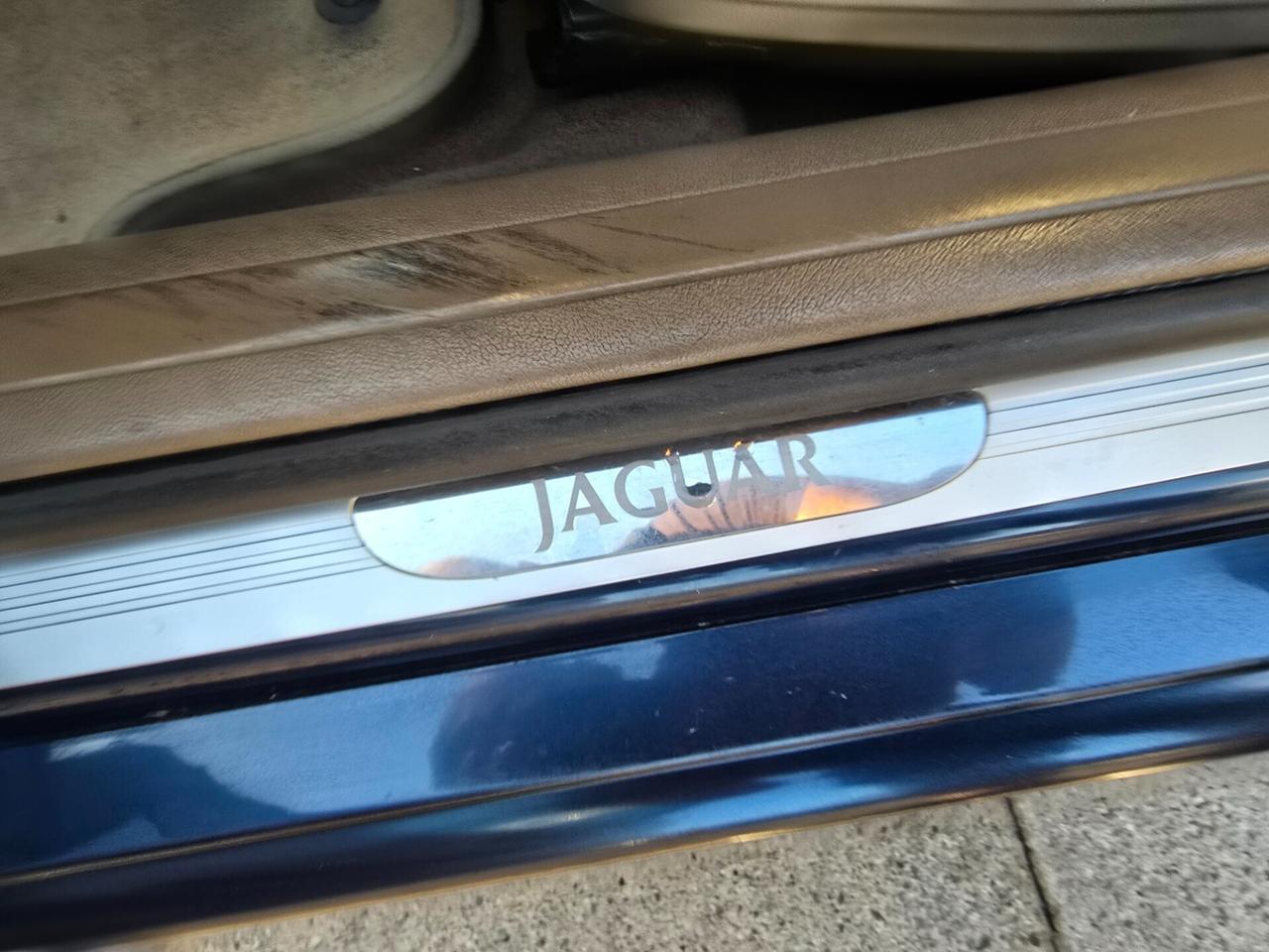 Jaguar X-Type 2.2D cat Executive