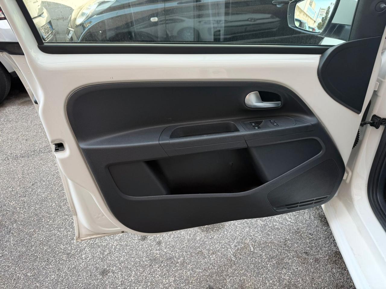 Volkswagen up! 1.0 75 CV 5p. move