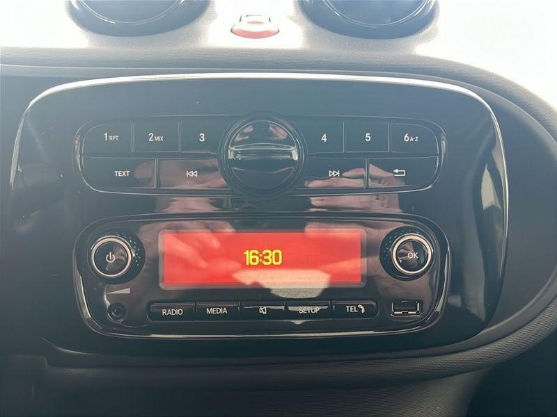 smart fortwo fortwo EQ Pure 22 KW