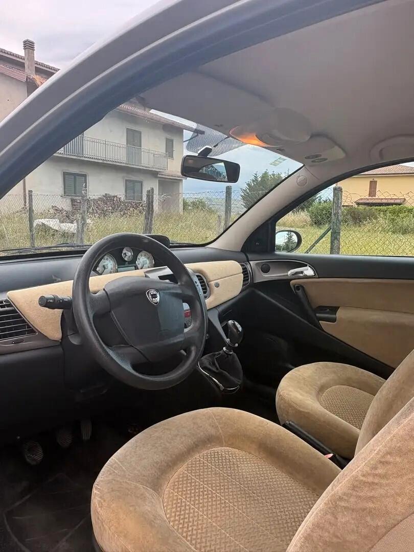 Lancia Ypsilon 1.2