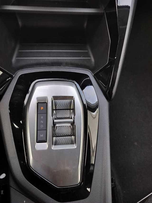 Peugeot 208 Hybrid 110 e-DCS6 Style KM Ø