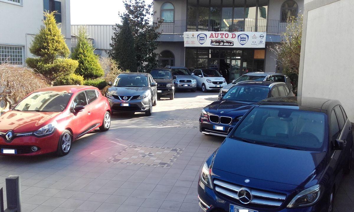 NISSAN - Primera - 1.6i 16V 5 porte SE