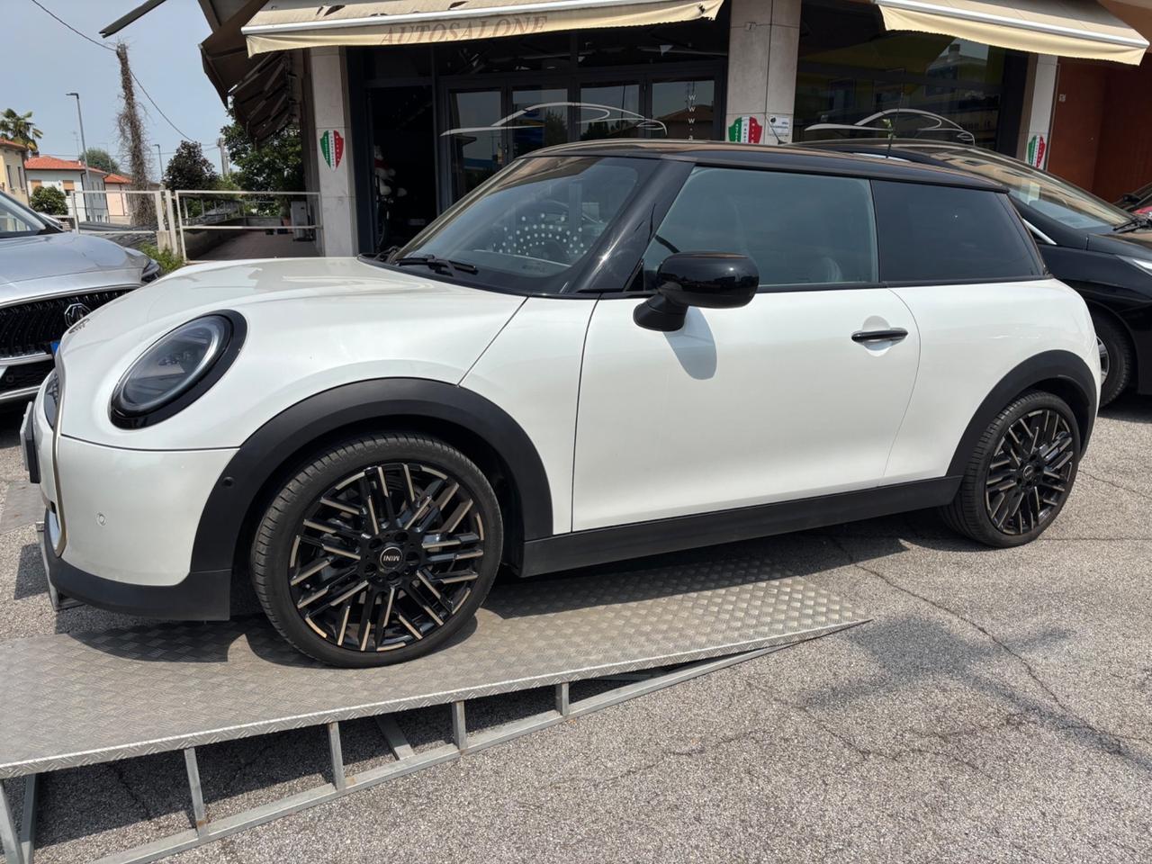 Mini 1.5 Cooper Essential