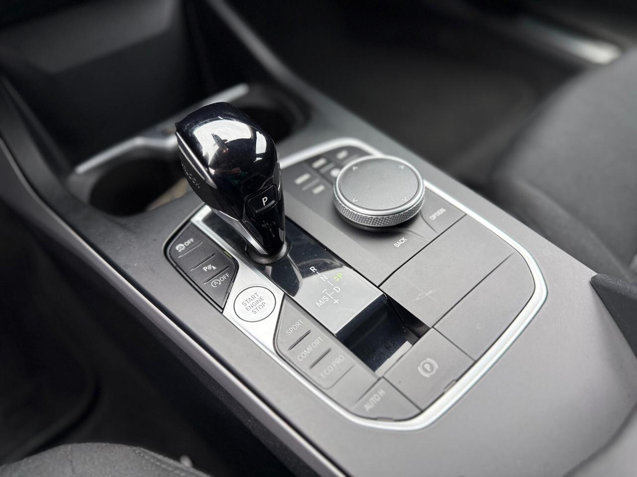 Bmw 116 116d 5p. Business Advantage