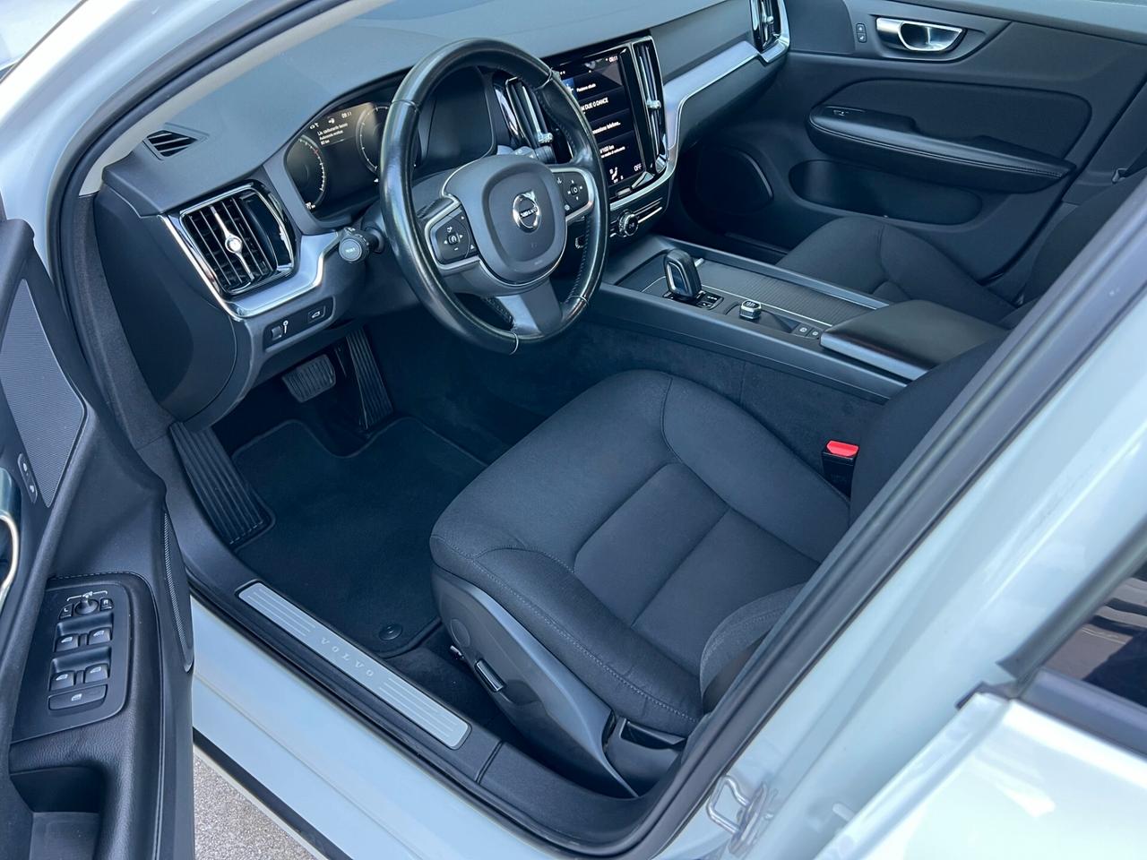Volvo V60 MILD HYBRID / AUTOMATICA