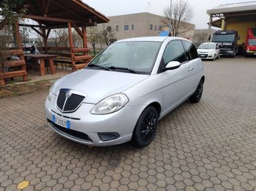 Lancia Ypsilon 1.2 8v Argento