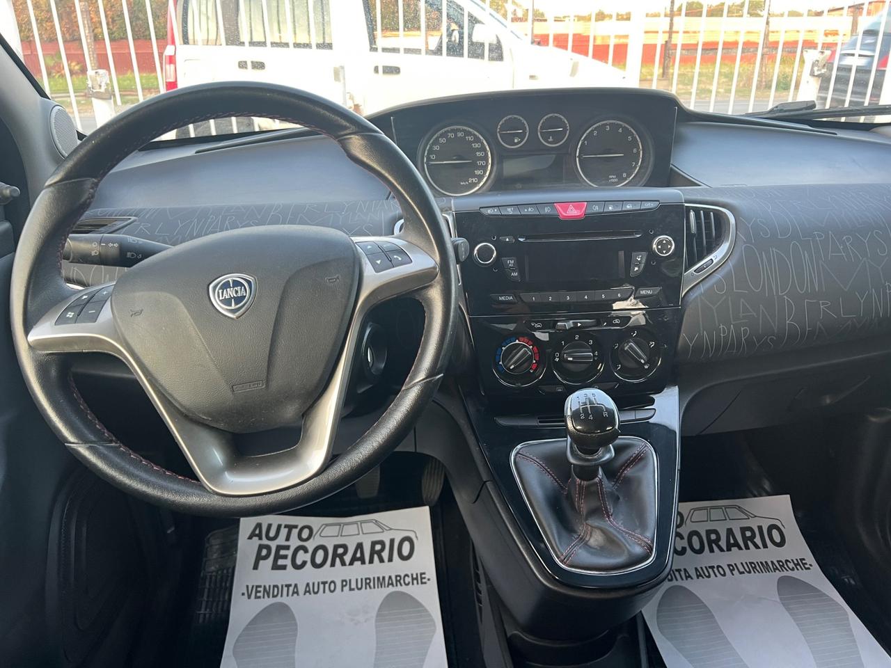 Lancia Ypsilon 1.2 69 CV 5 porte GPL Ecochic Silver