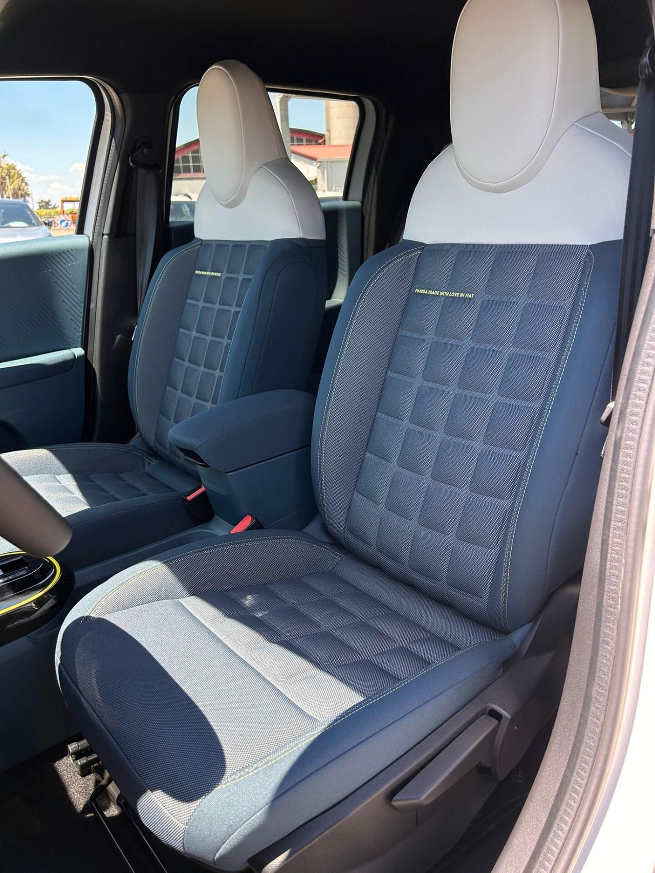 Fiat Grande Panda 1.2 Hybrid 110 CV S&S La Prima