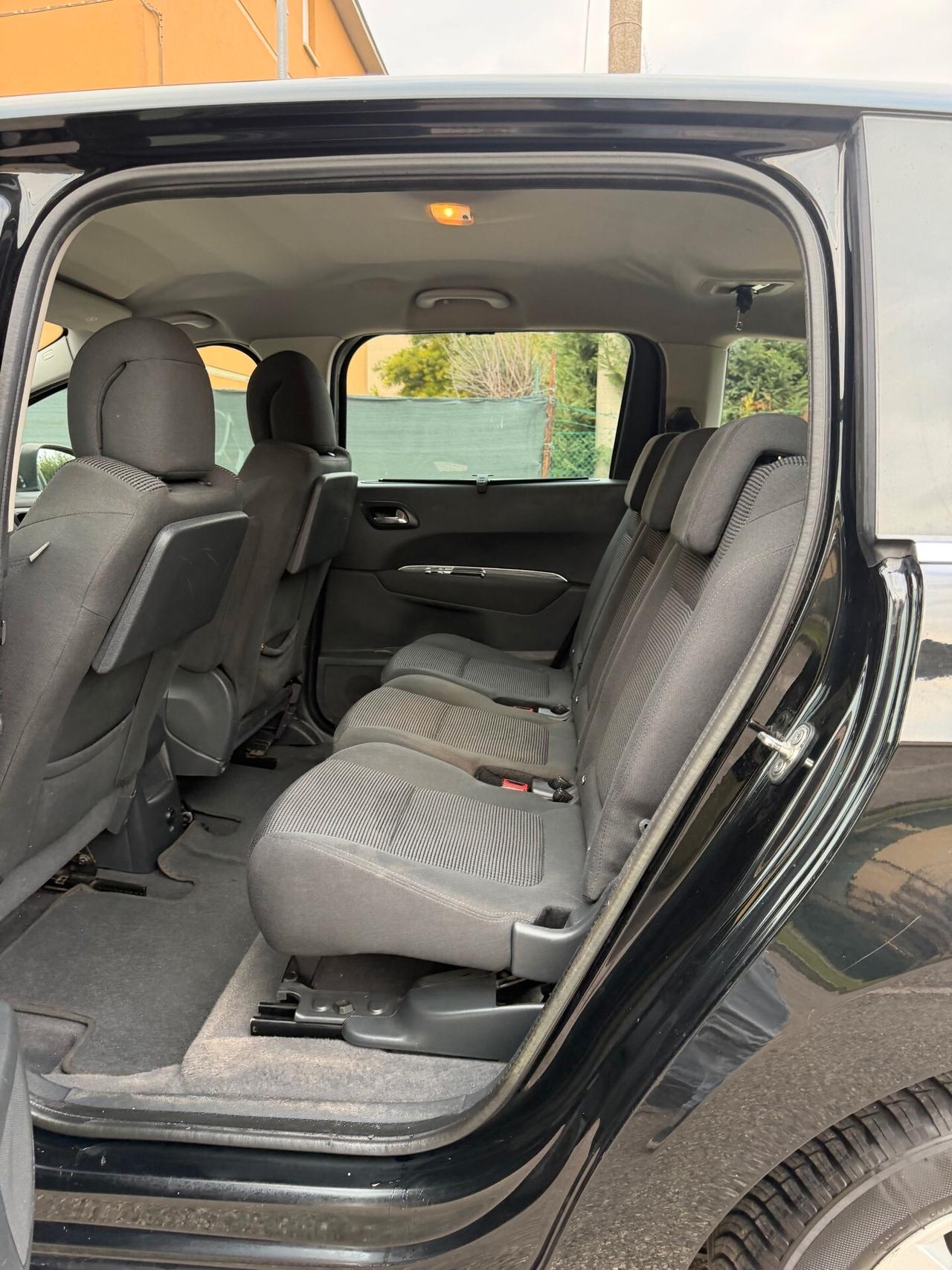 Peugeot 5008 1.6 hdi - NEOP. - 12 MESI DI GARANZIA -