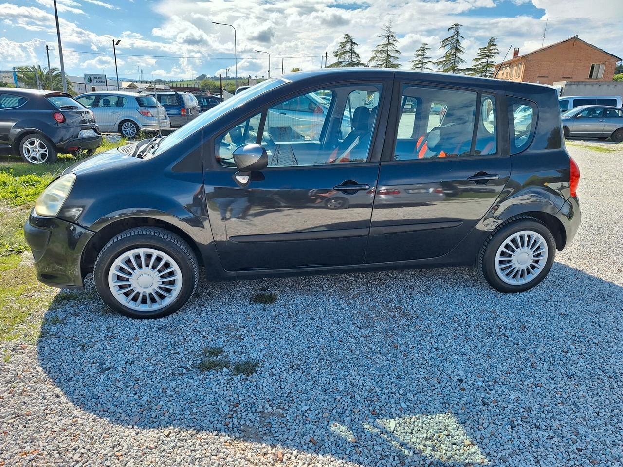 Renault Modus Grand 1.5 dCi 85CV Dynamique NEOPATENTATI