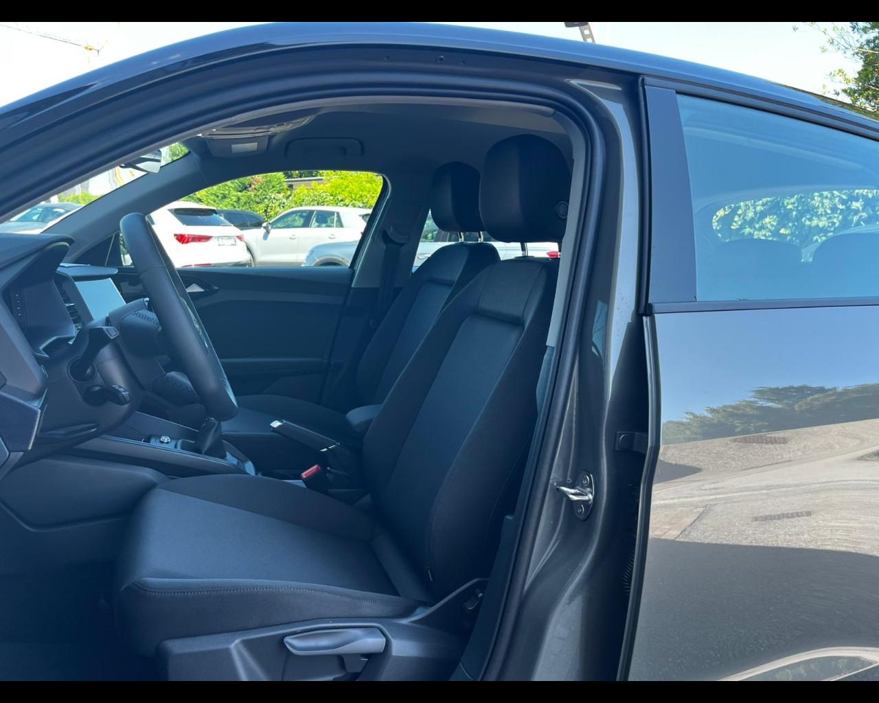 AUDI A1 ALLSTREET 30 TFSI IDENTITY CONTRAST