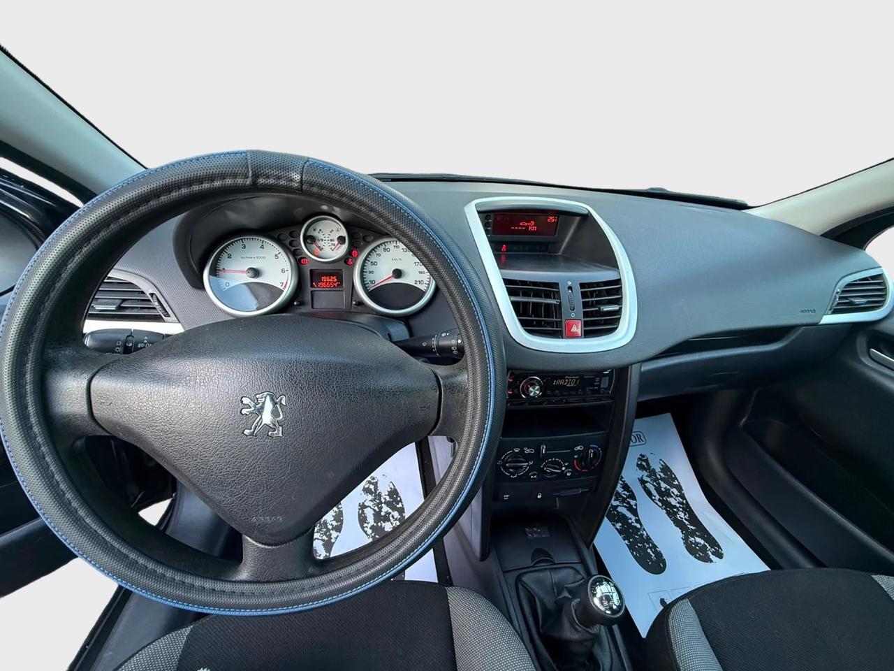 Peugeot 207 1.4 benzina gpl anno 2009 neo patentati