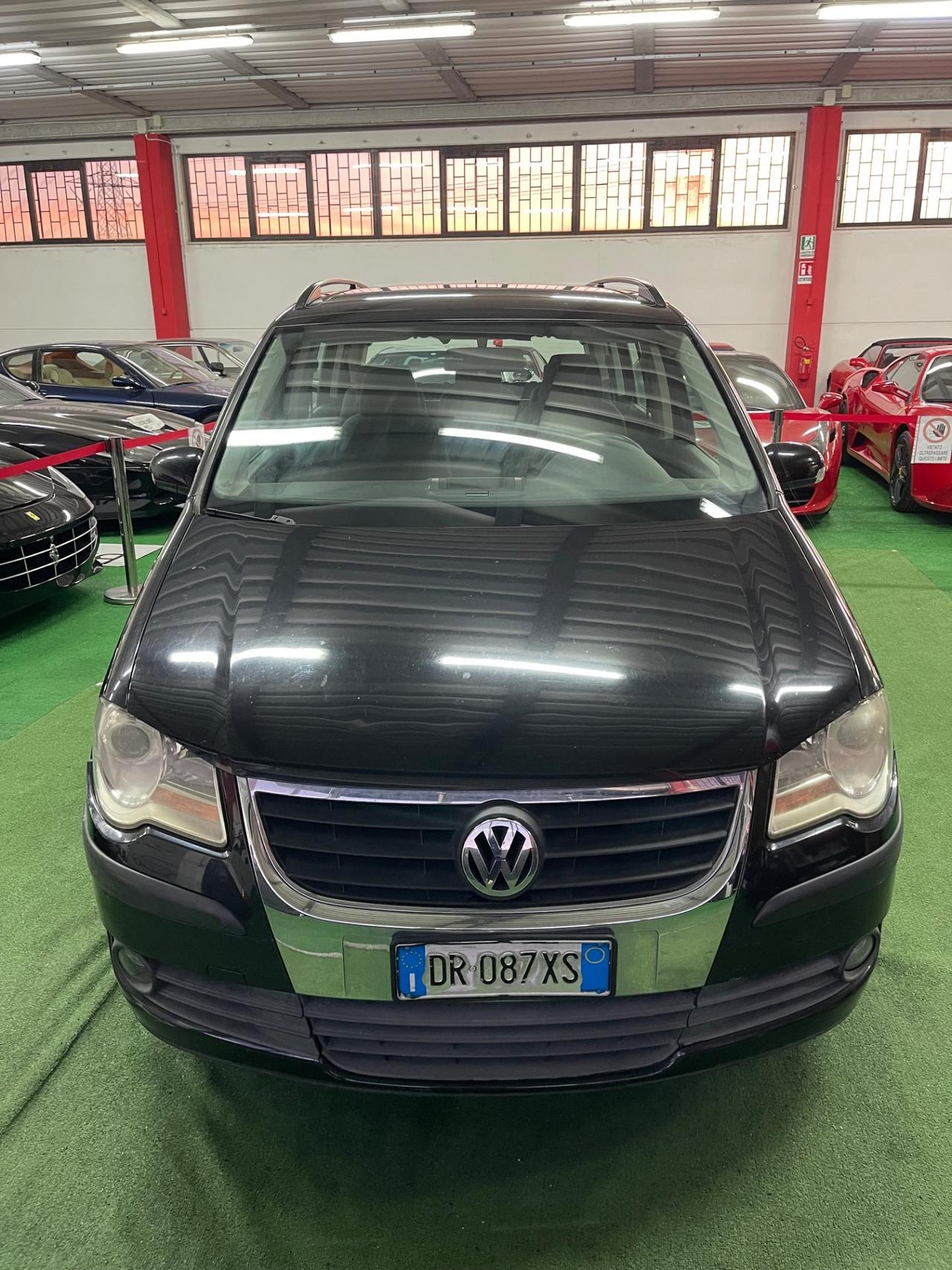 Volkswagen Touran 1.9 TDI Aut. 7 Posti Neopatentati PERMUTE RATE