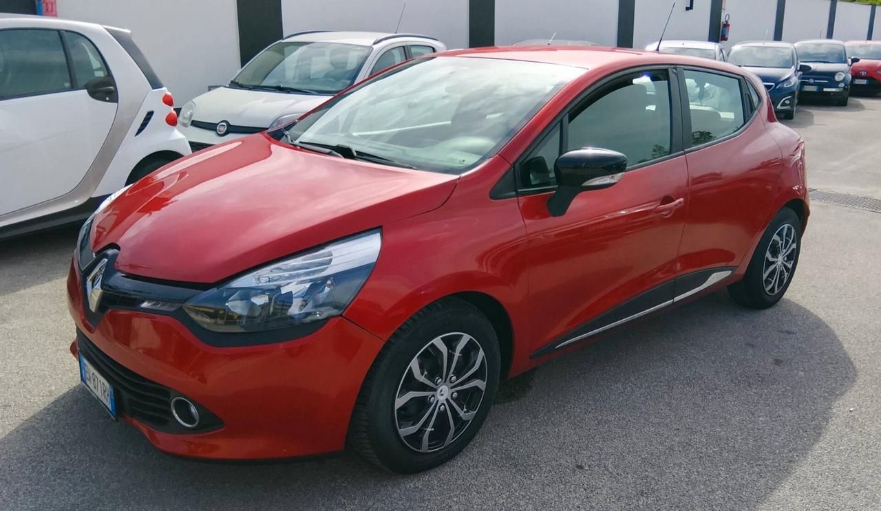 Renault Clio 1.2 100K KM!