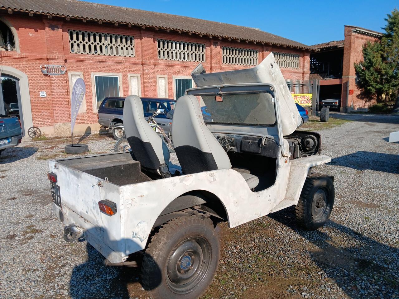 Jeep Willys 2200 benzina