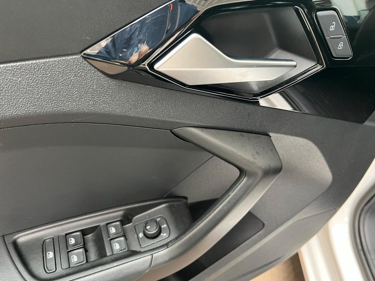 Audi A1 SPB 30 TFSI S tronic SOLO 19000KM