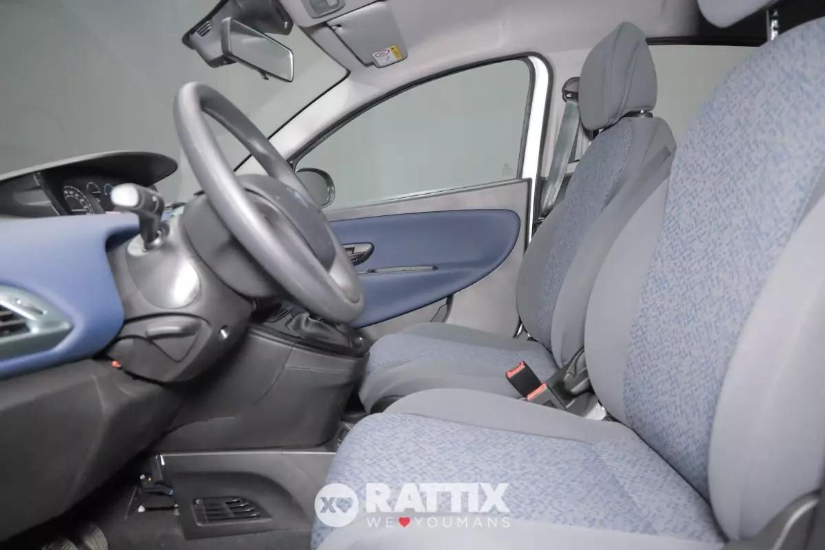 Lancia Ypsilon 1.0 Firefly Hybrid 70CV Oro