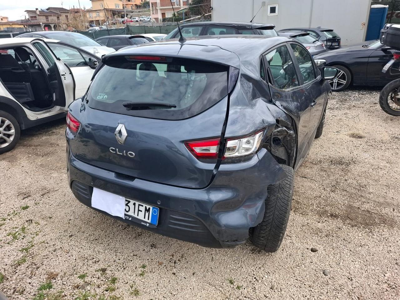 RENAULT CLIO TCE BENZINA/GPL INCIDENTATA MARCIANTE